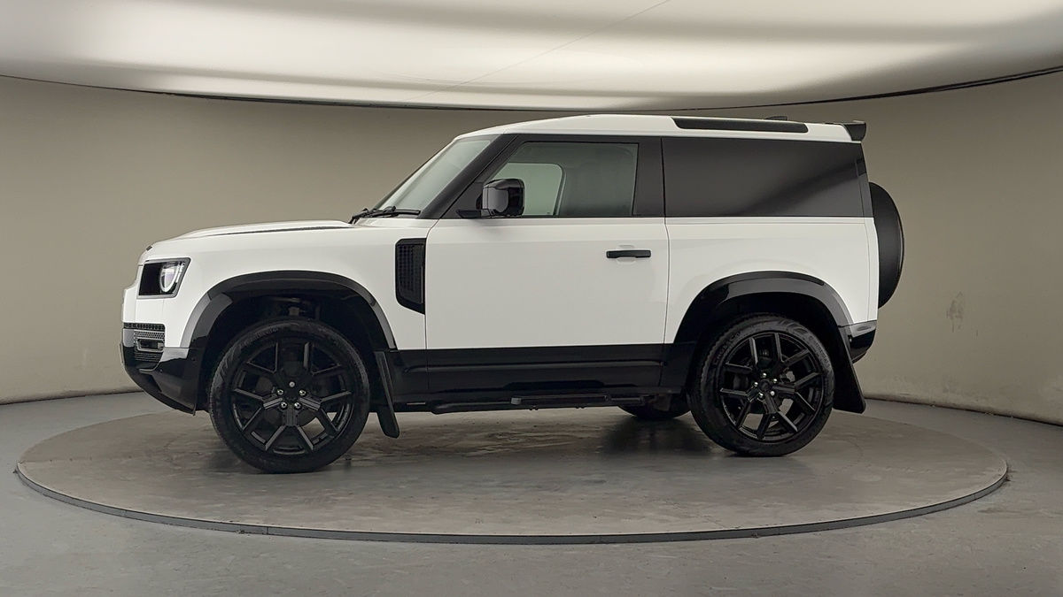 More views of Land Rover Defender 90