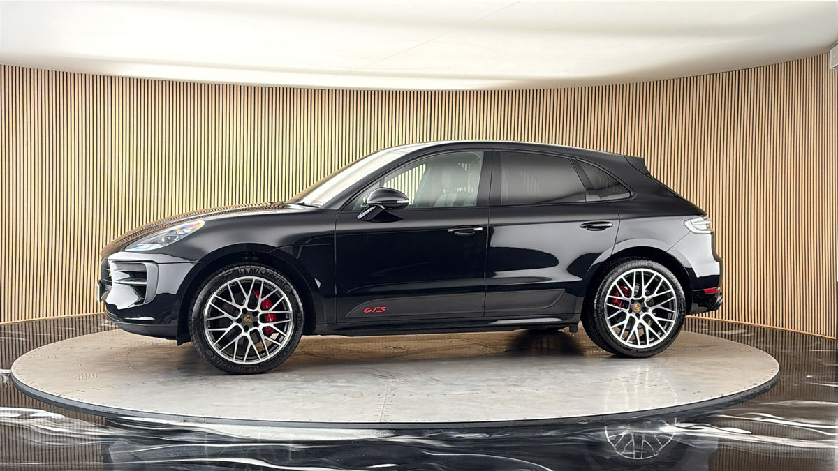 More views of Porsche Macan