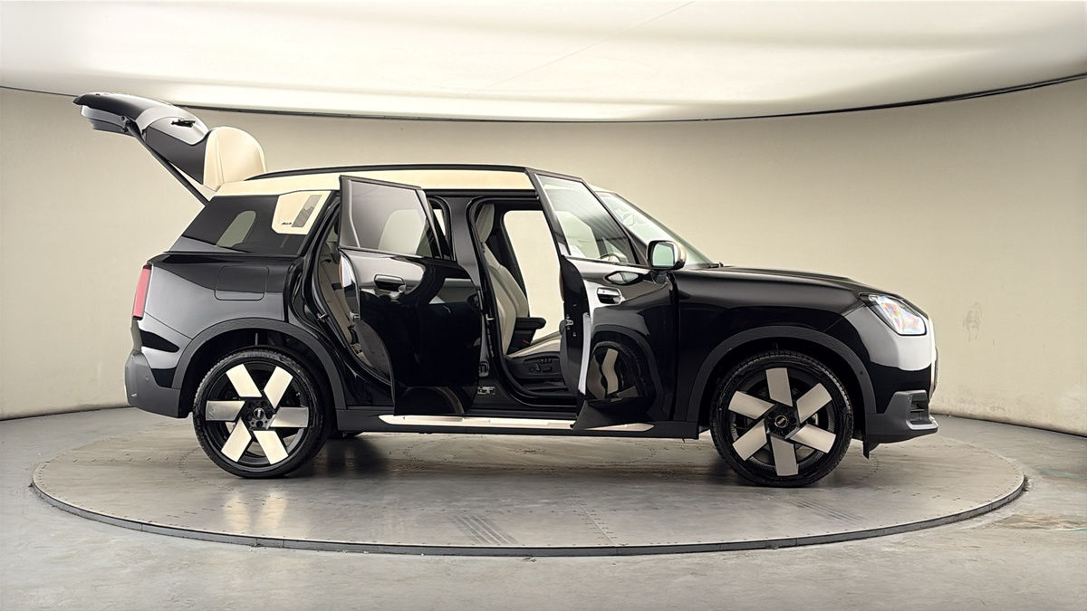 More views of MINI Countryman