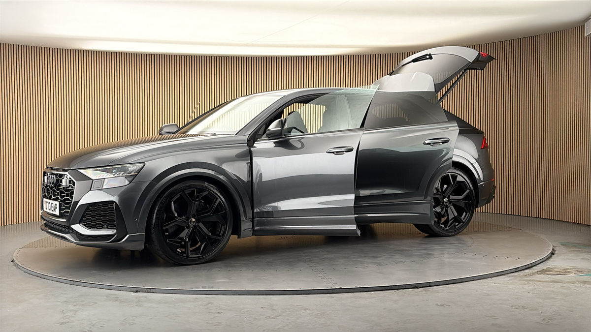 More views of Audi RSQ8