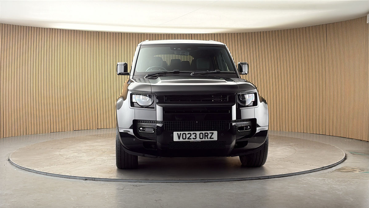 More views of Land Rover Defender 110