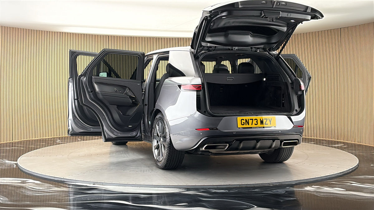 More views of Land Rover Range Rover Sport