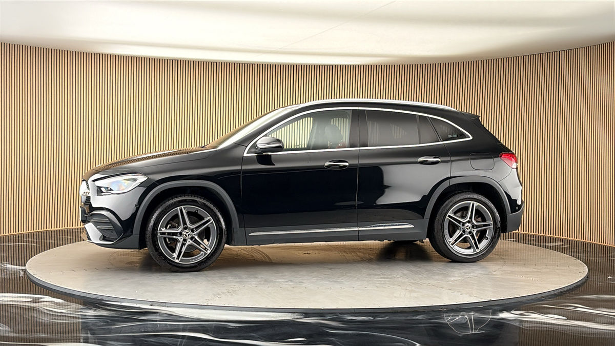 More views of Mercedes-Benz GLA