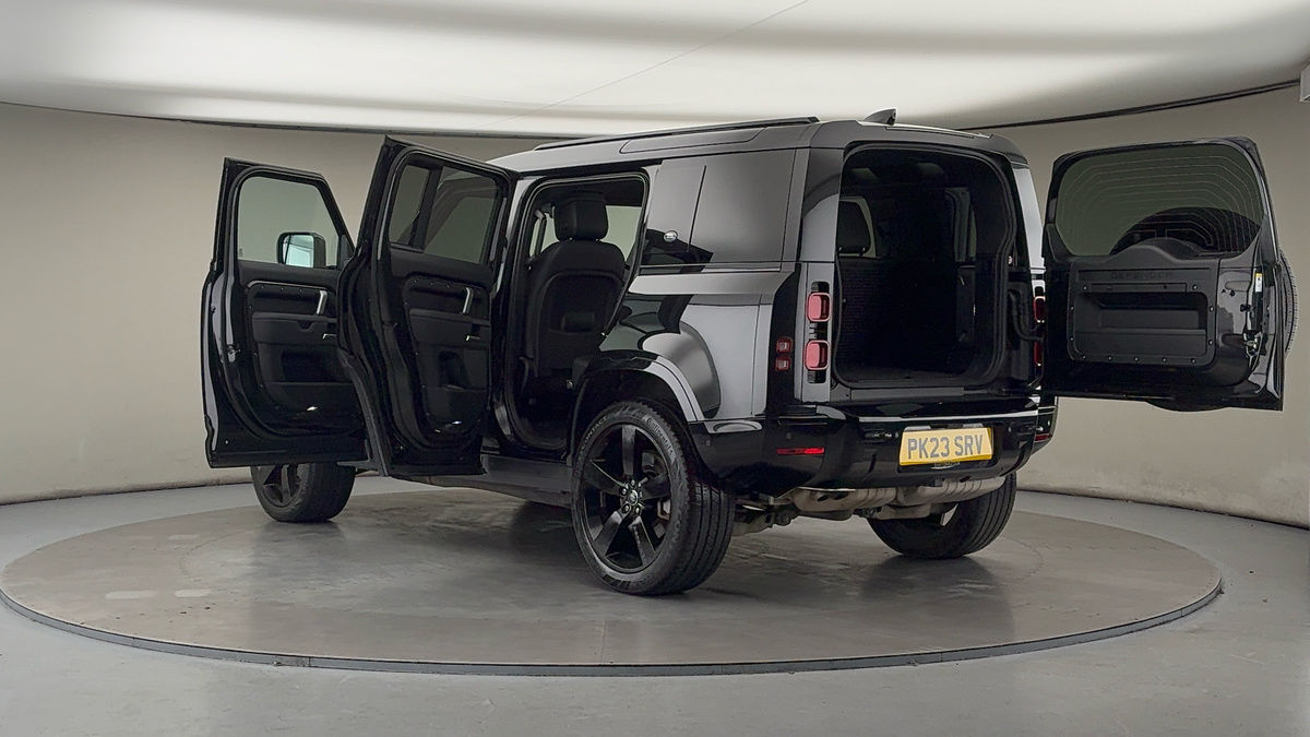 More views of Land Rover Defender 110