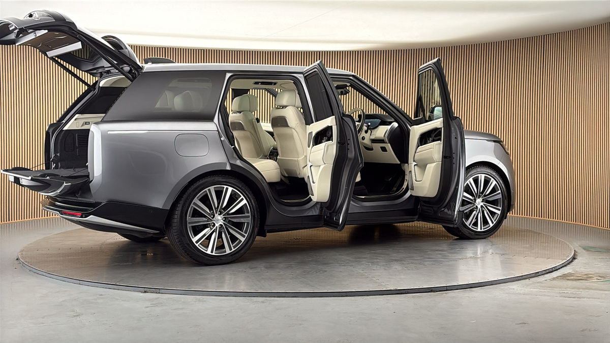 More views of Land Rover Range Rover