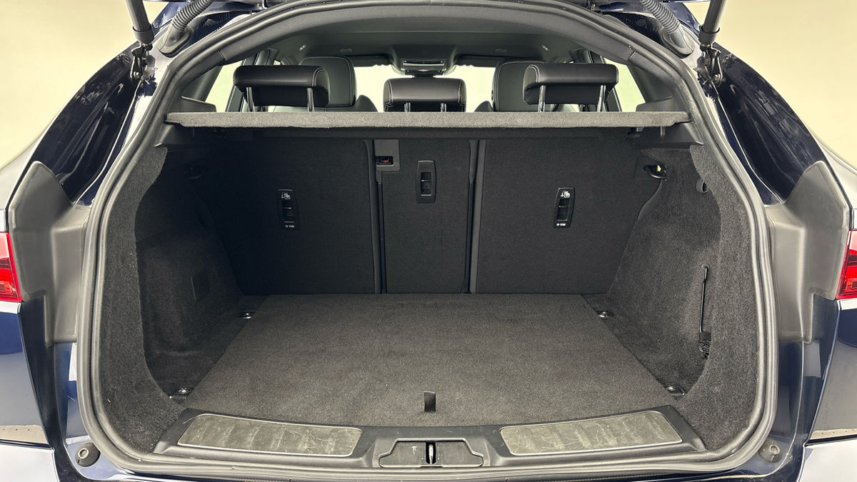 Jaguar E-PACE Image 11