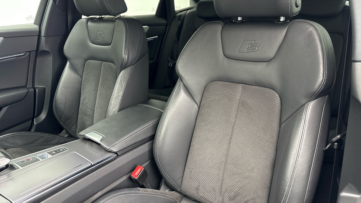 Audi A6 Saloon Image 7