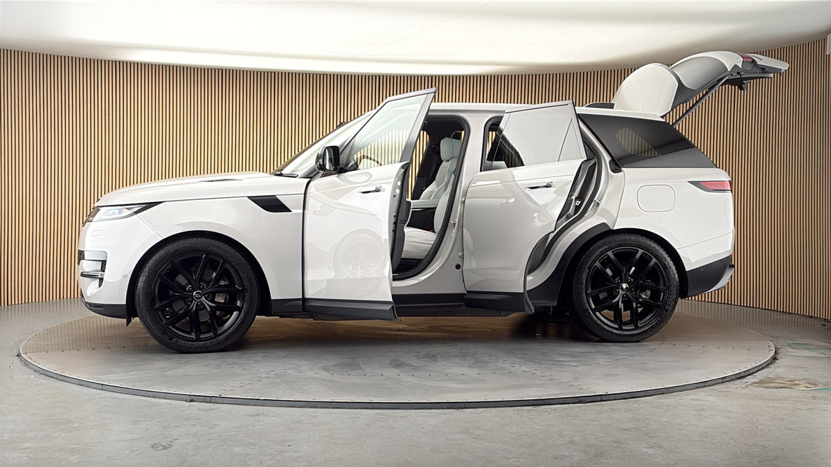 More views of Land Rover Range Rover Sport