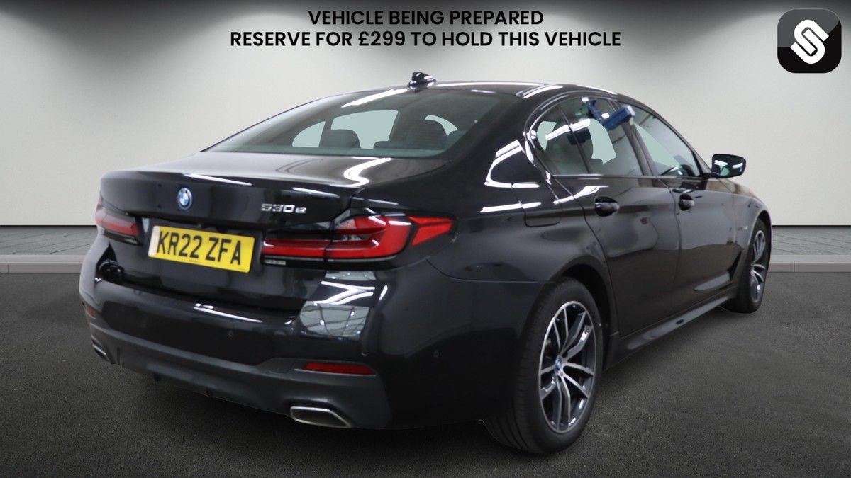 BMW 5 Series Image 4