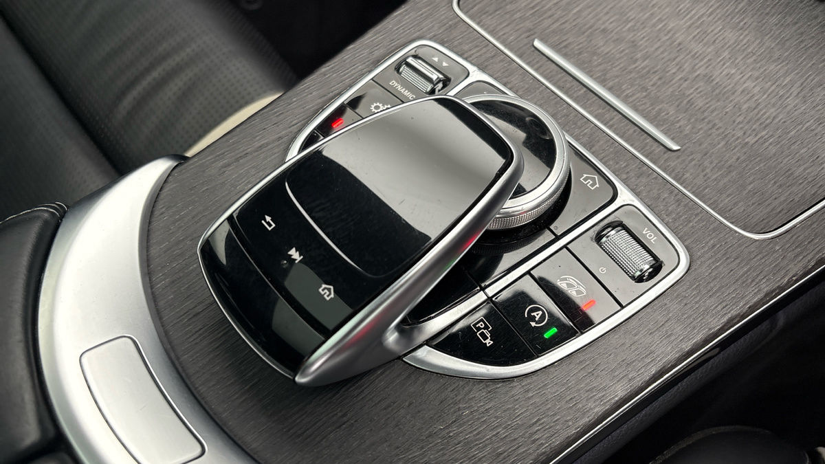 Mercedes-Benz C Class Image 9