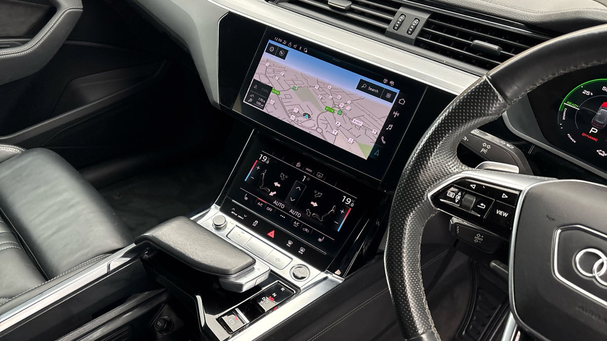 Audi e-tron Image 19