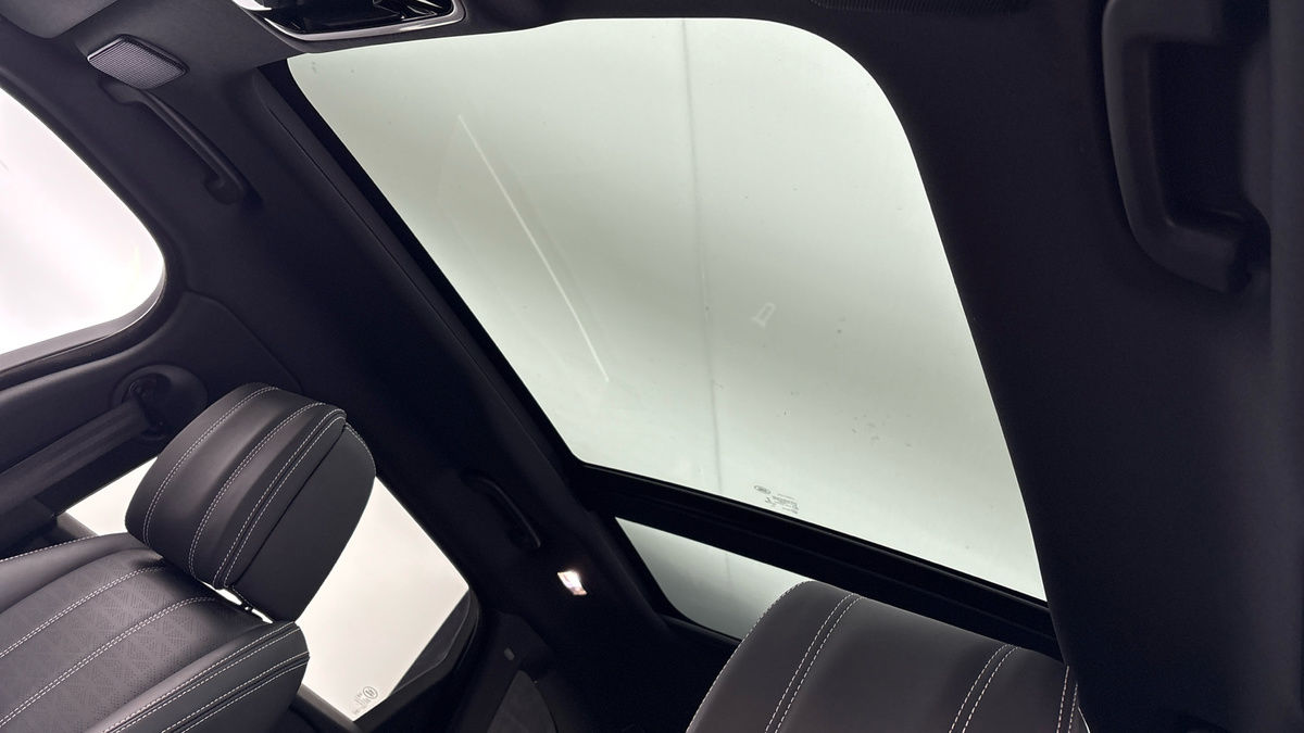 Land Rover Range Rover Velar Image 6