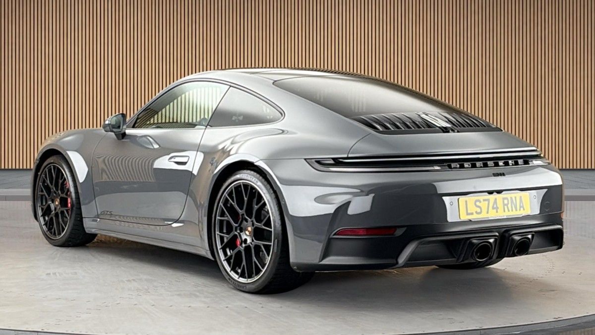 Porsche 911 Image 2