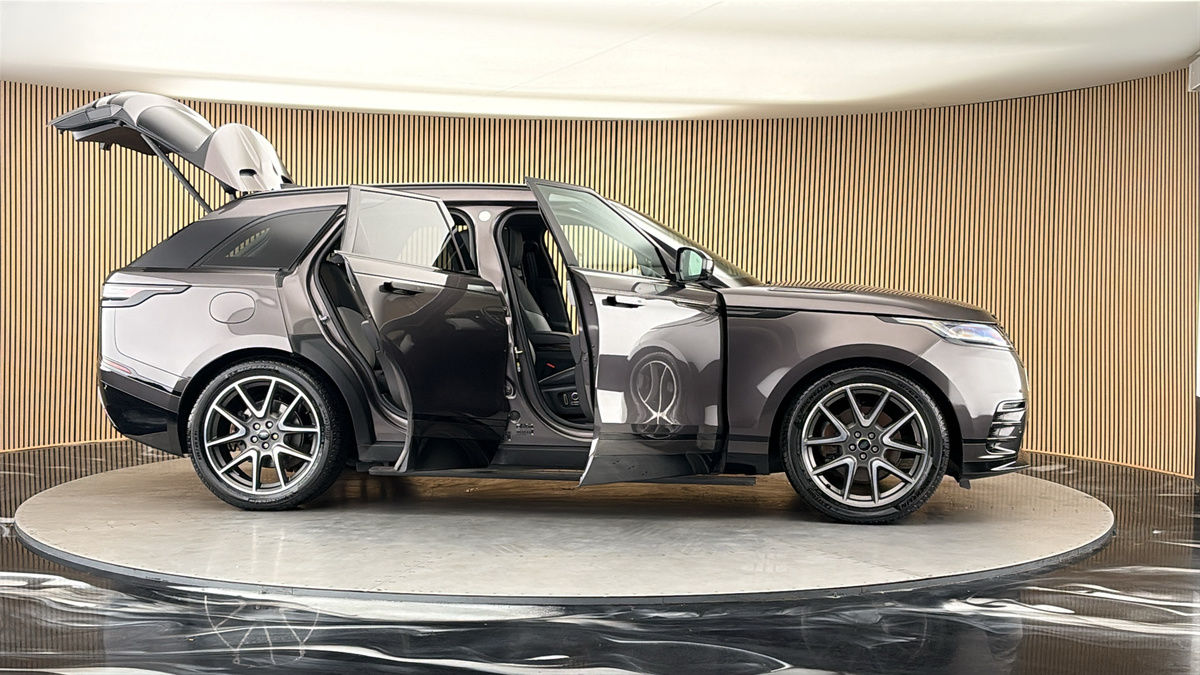 More views of Land Rover Range Rover Velar