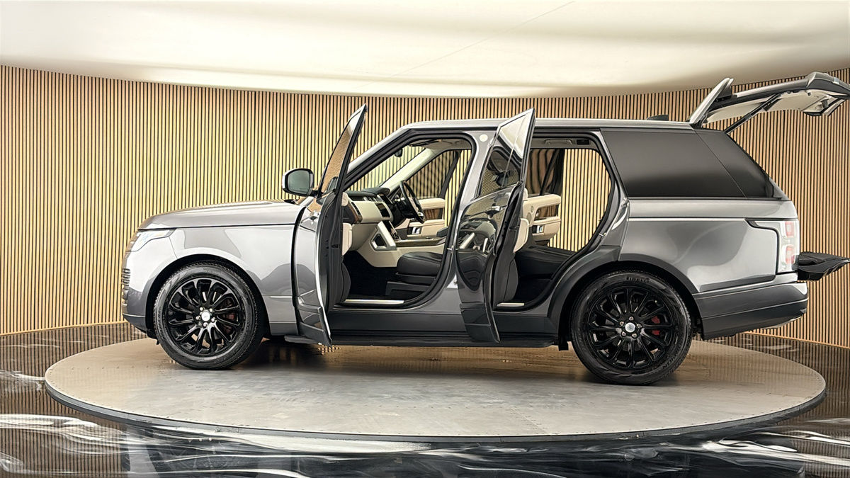 More views of Land Rover Range Rover