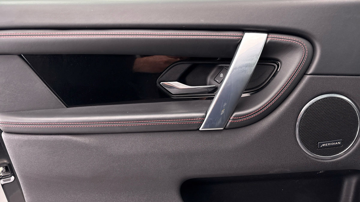 Land Rover Discovery Sport Image 19