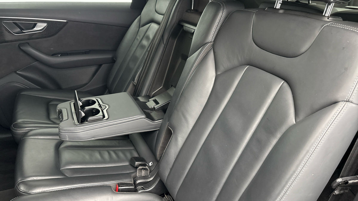 Audi Q7 Image 9