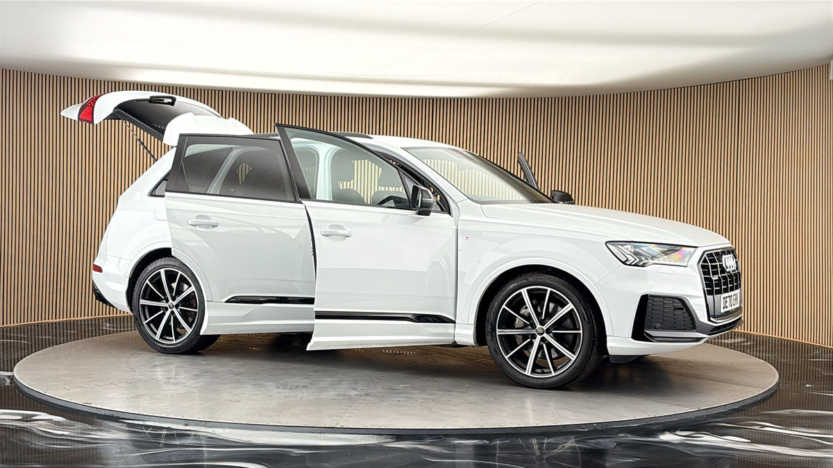 More views of Audi Q7