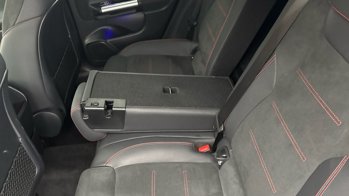 Mercedes-Benz GLA Image 9