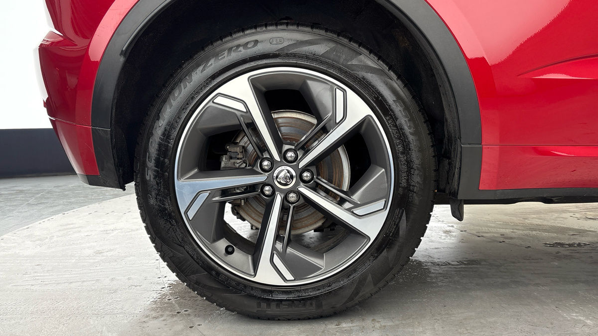 Jaguar E-PACE Image 10