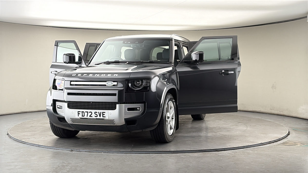More views of Land Rover Defender 110