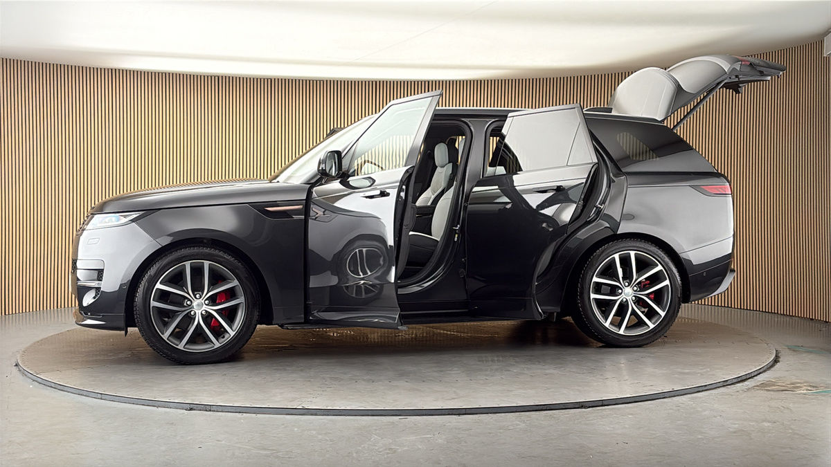 More views of Land Rover Range Rover Sport