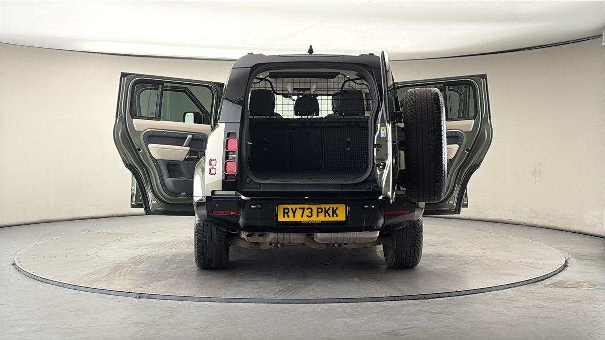 More views of Land Rover Defender 110