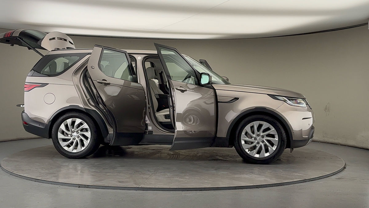 More views of Land Rover Discovery