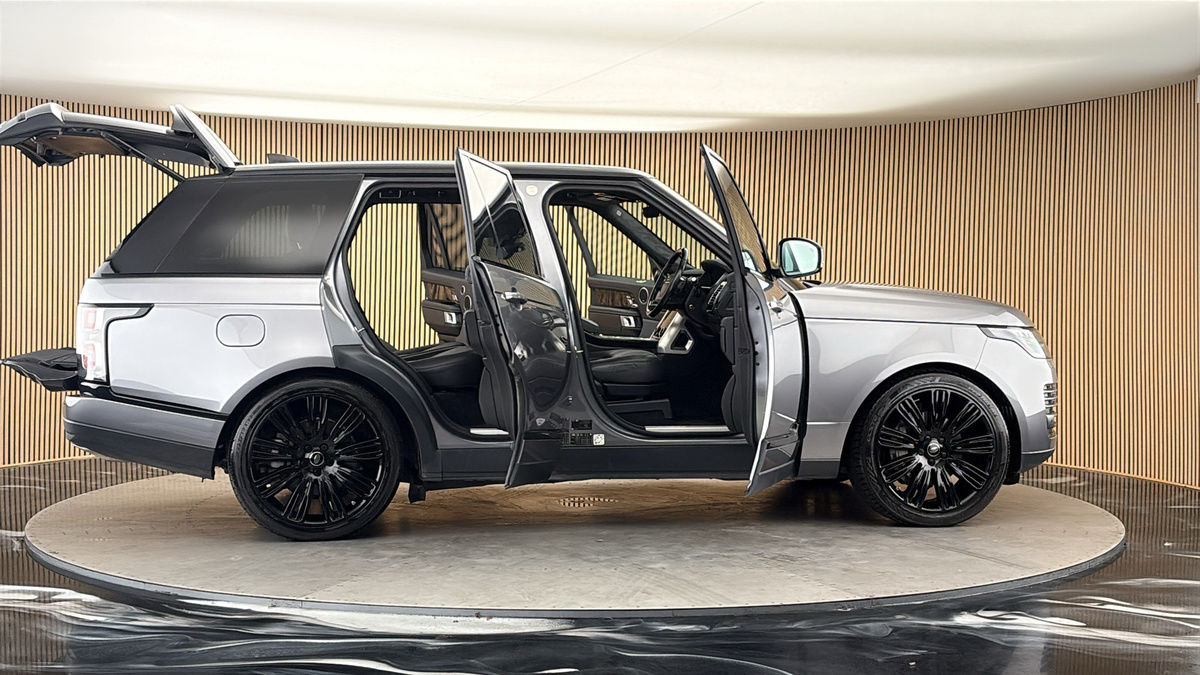 More views of Land Rover Range Rover