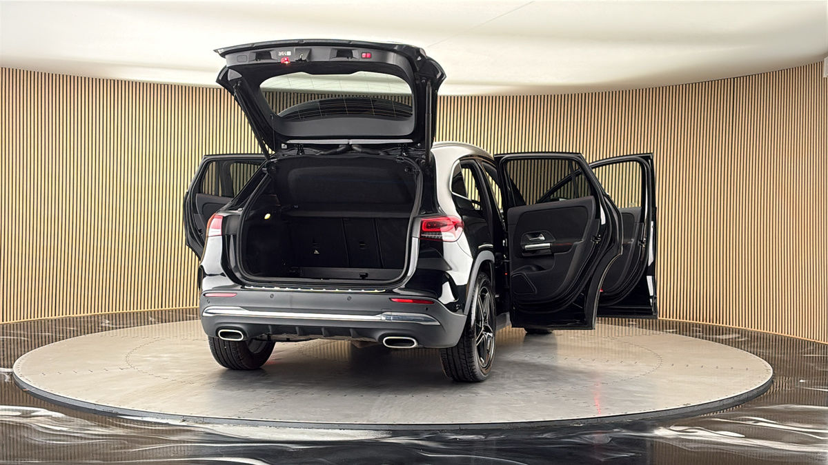 More views of Mercedes-Benz GLA