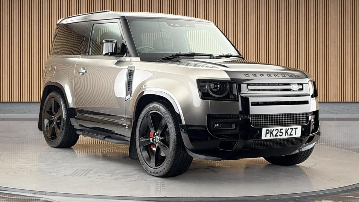 Land Rover Defender 90 Sticky Header Image