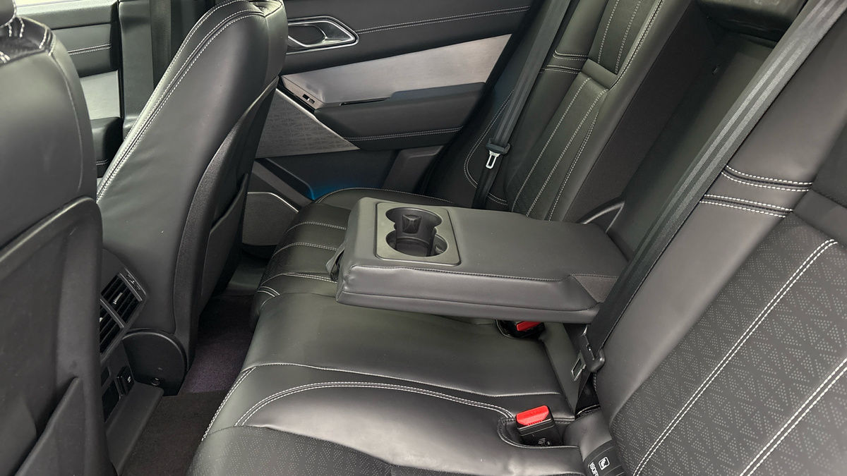 Land Rover Range Rover Velar Image 9