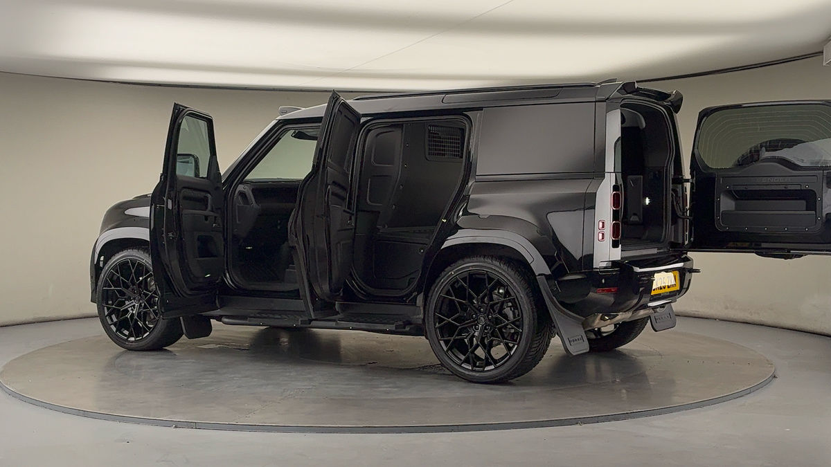 More views of Land Rover Defender 110