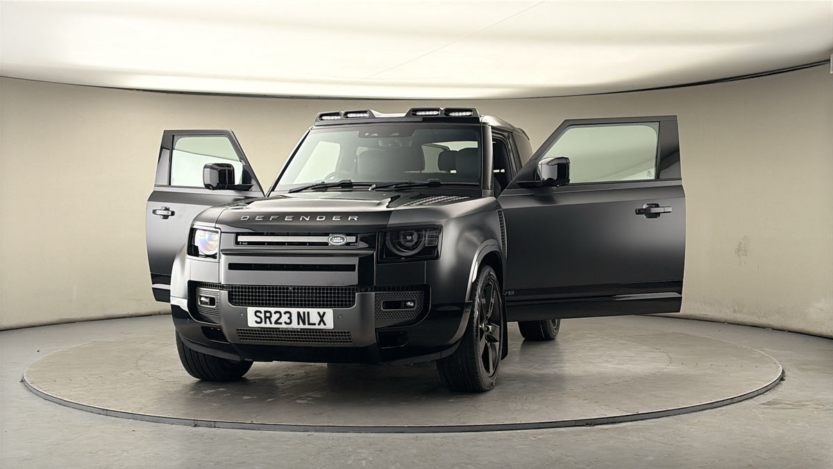 More views of Land Rover Defender 90