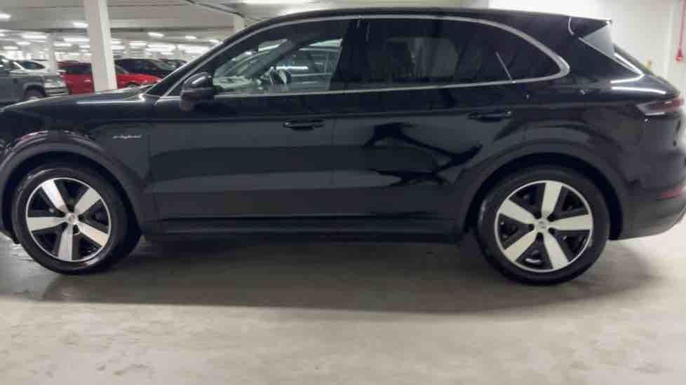 More views of Porsche Cayenne
