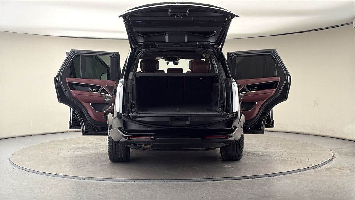 More views of Land Rover Range Rover