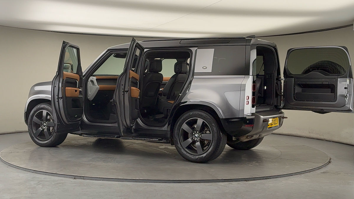 More views of Land Rover Defender 110