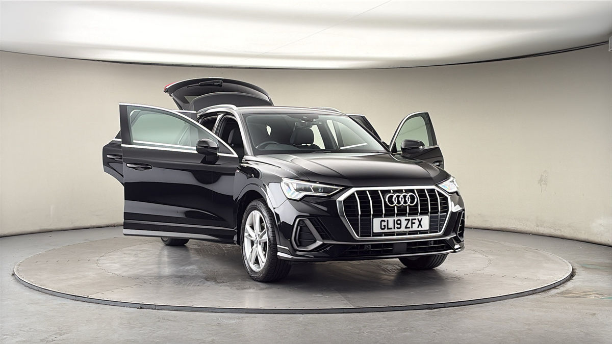 More views of Audi Q3