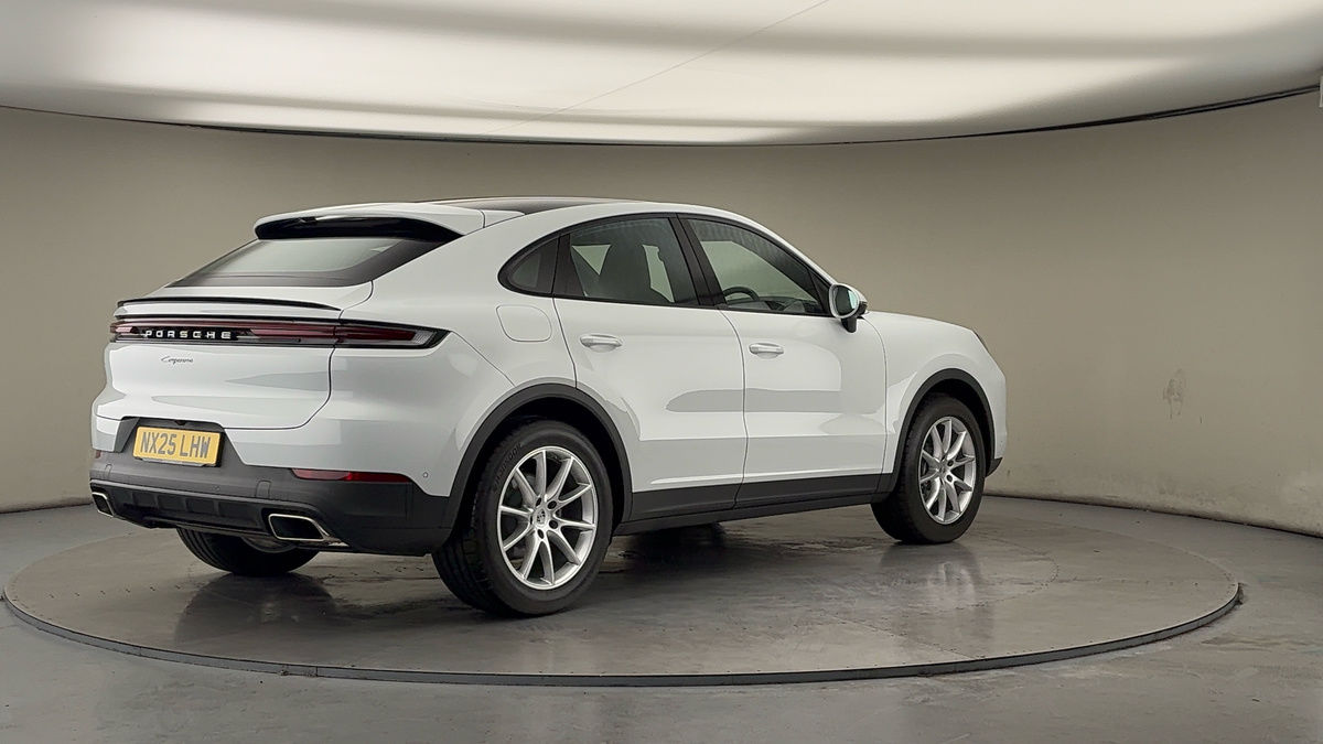 Porsche Cayenne Image 21