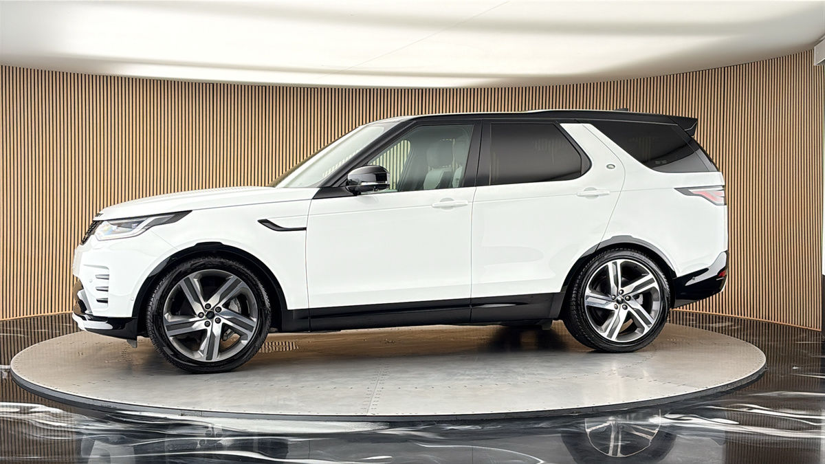 More views of Land Rover Discovery