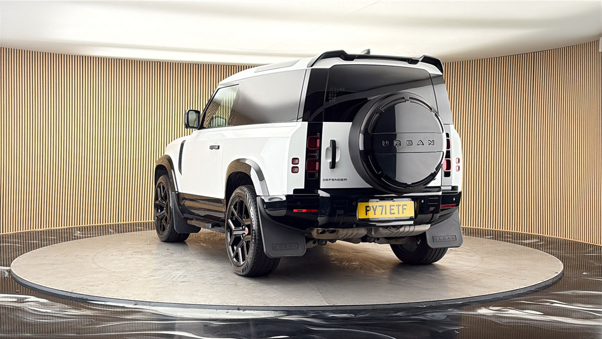 More views of Land Rover Defender 90