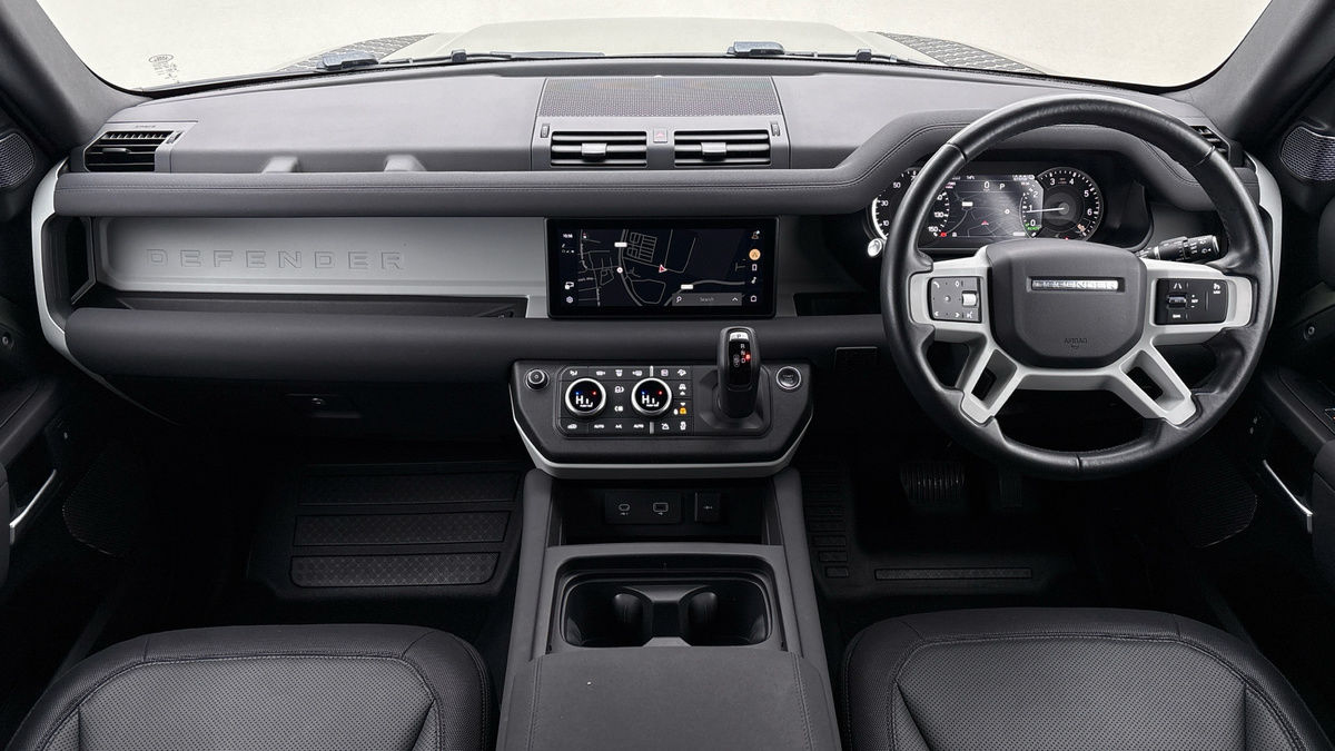 Land Rover Defender 110 Image 12