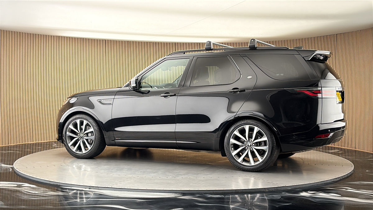 More views of Land Rover Discovery