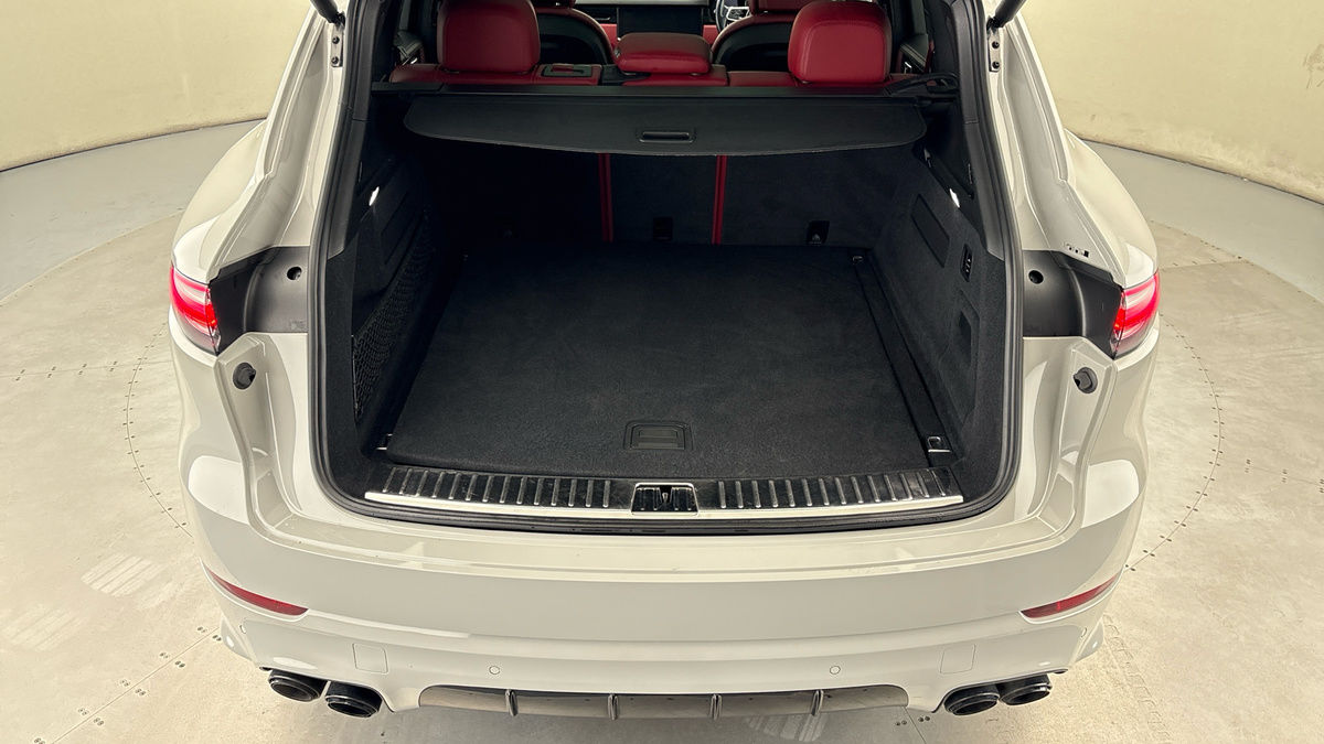 Porsche Cayenne Image 11
