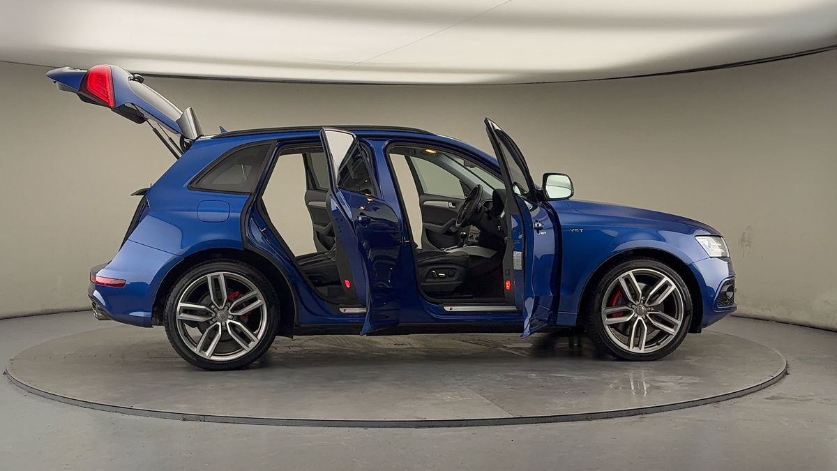 More views of Audi SQ5