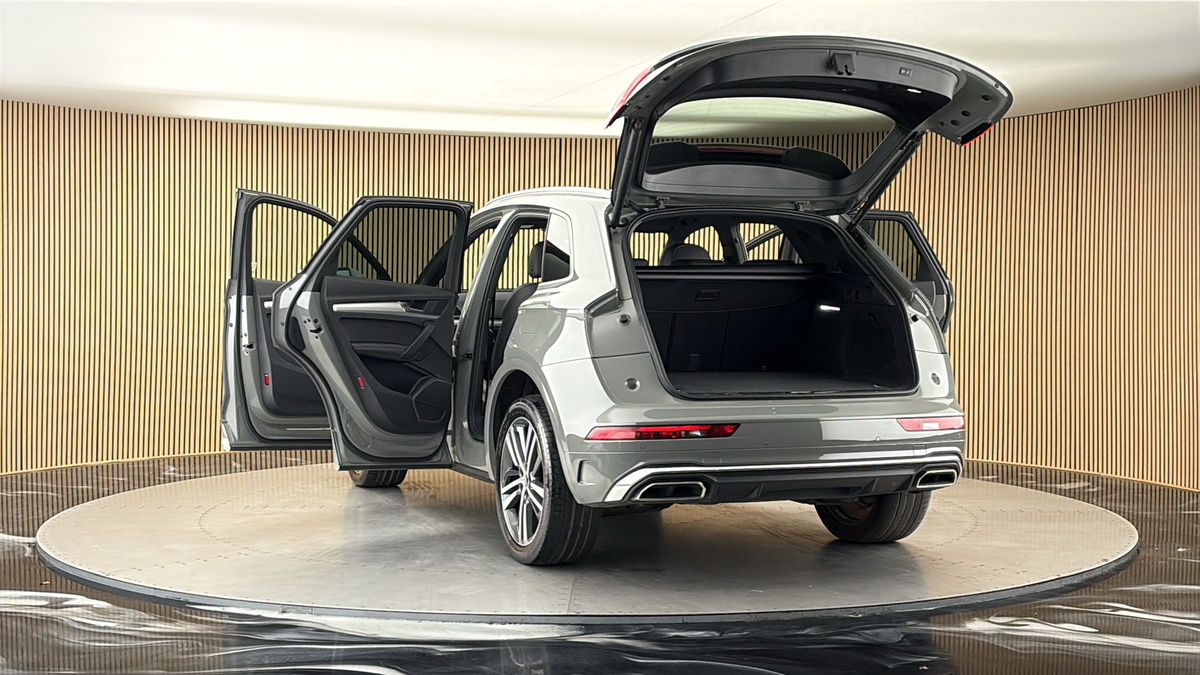 More views of Audi Q5