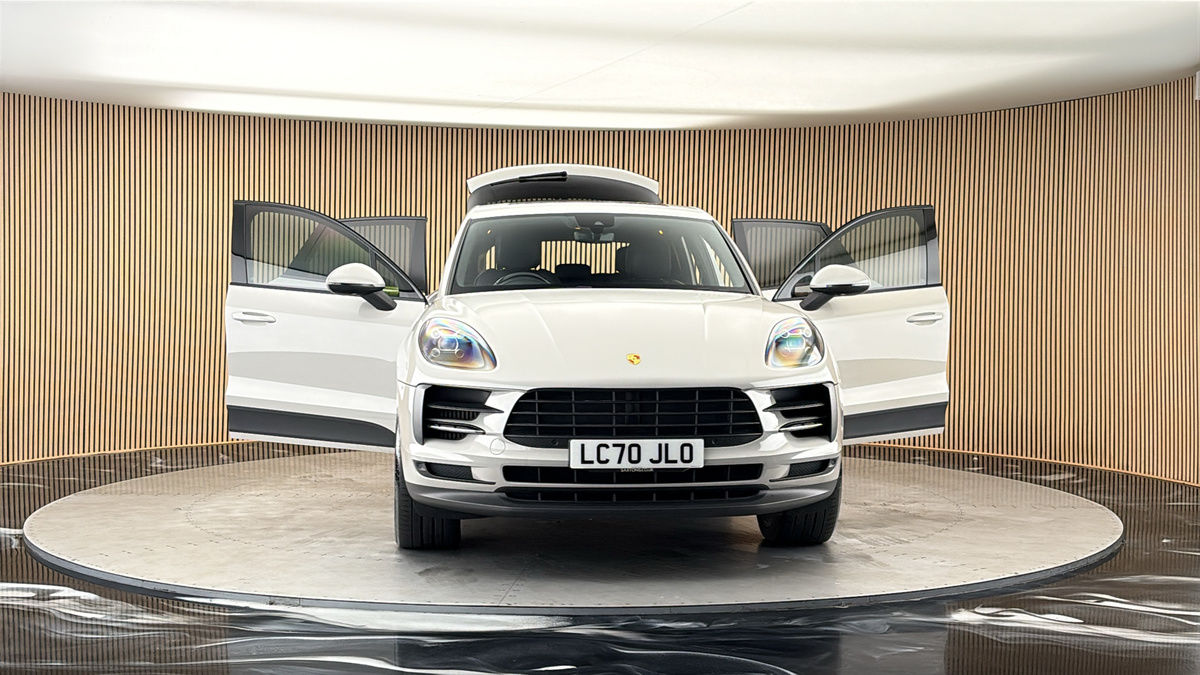 More views of Porsche Macan