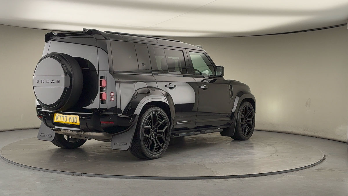 More views of Land Rover Defender 110