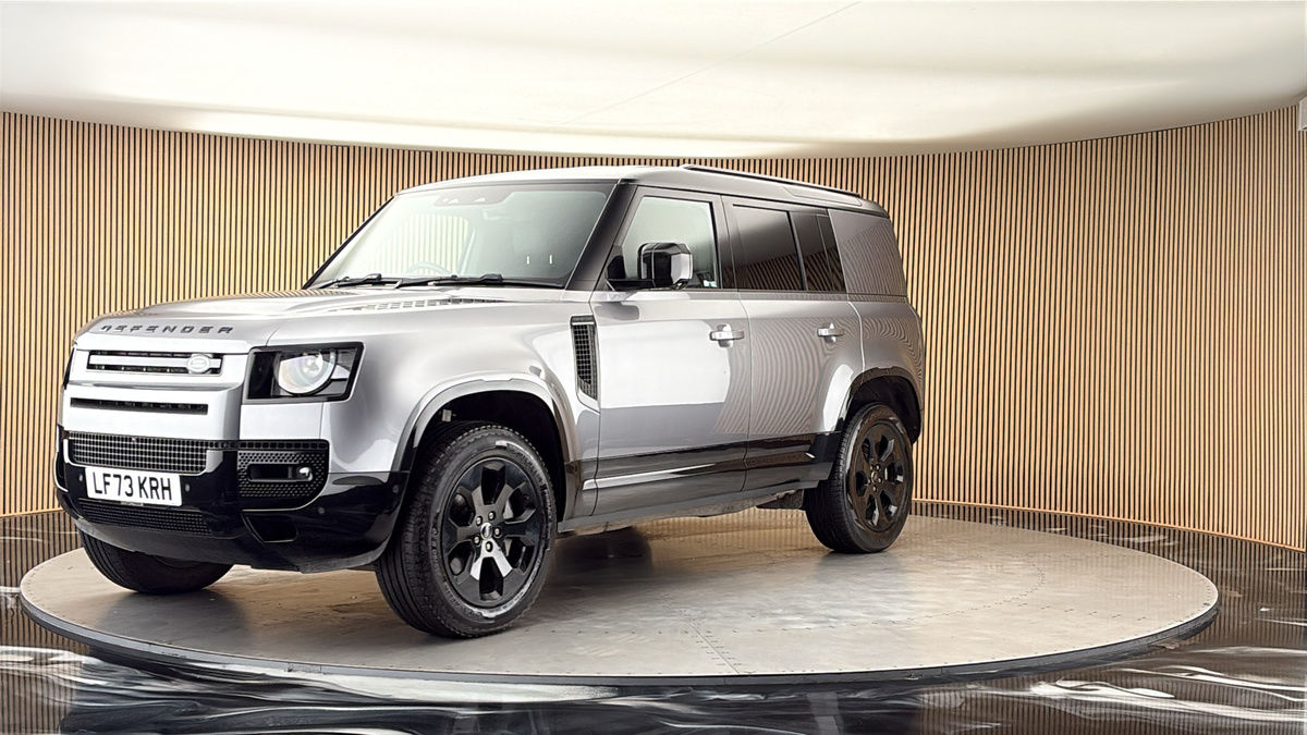 More views of Land Rover Defender 110