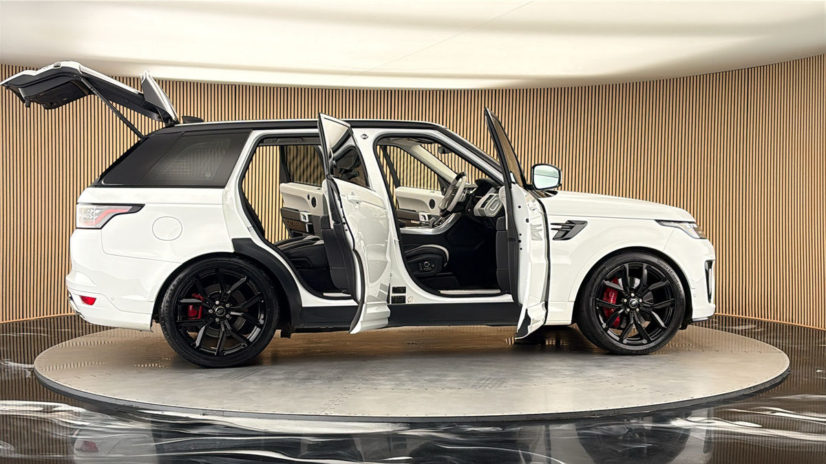 More views of Land Rover Range Rover Sport